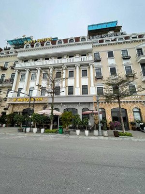 cần bán cắt lỗ 4 tỷ khách sạn 16p view biển tại trung tâm du lịch bãi cháy, hạ long giá chỉ 18 tỷ