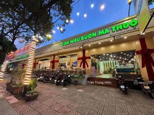 cho thuê siêu phẩm nhà mặt phố thái thịnh, vị trí đẹp,mặt tiền tận :8m,diện tích:100m2 ,hàng ăn ,ok