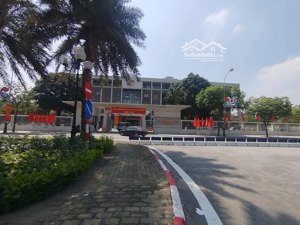 bán gấp-- chủ vay ngân hàng-- mặt phố lý thường kiệt -- đường thông vỉa hè 4m -- tặng gpxd 7 tầng