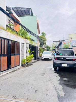 bán nhà 2 lầu thổ cư 87m2 - 3pn ( 1pn tầng trệt) hxh đỗ cửa 4,9 tỷ. gần cầu vượt linh xuân