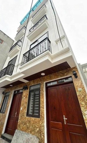 chỉ với 5,65 tỷ anh chị có thể sở hữu ngay cho mình căn nhà 30m2 5 tầng tại vân canh, lh sớm để cọc