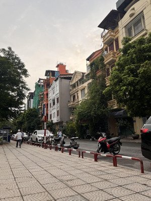 bán nhà riêng cạnh vườn hoa thái hà, ~60m2, 5m ngang, 7 tầng không gian xanh, ở sướng