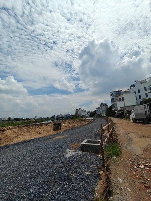 mặt tiền sông vàm thuật ngang 11m. cn 305m2 đất. hàng khủng cực kỳ tiềm năng. 19 tỷ nhỉnh