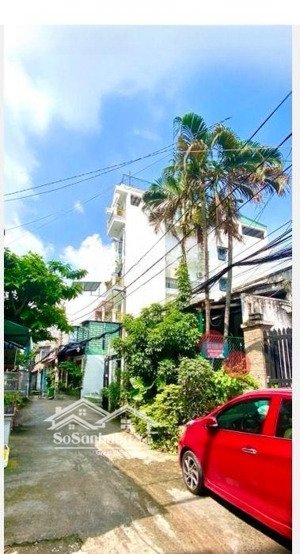 hẻm trước nhà 8m - nhà xây lệch tầng,
nguyễn tư giản. p12.gv- xe hơi ngủ trong nhà -dt 142.8m2