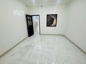 cho thuê nhà mặt tiền trần hưng đạo, p. 2, quận 5. dt 4.2x16m. trệt 4 lầu, 7 p, 5wc. giá 65 /tháng