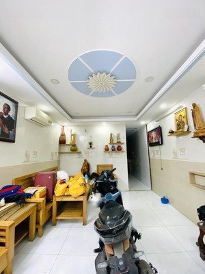 hẻm oto 8m nguyễn văn đậu p.11- có sân vườn - 2 tầng -120m2 đất - chỉ 8.6 tỷ tl- rẻ nhất bình thạnh