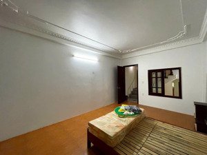 - nhà 5 tầng dân xây lô 22 lê hồng phong- hải phòng.