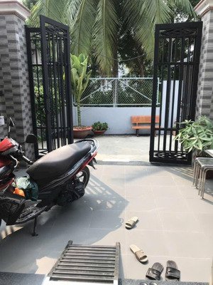 bán gấp nhà 3 tầng còn mới 88m2 - xe hơi tới tận cửa đang cho thuê 15 triệu/tháng giá tl