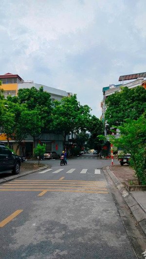 chính chủ cần bán gấp 100m2 đất mt 5m phố phạm khắc quảng đường ô tô gần hồ, công viên, trường học