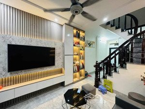 bán nhà mặt ngõ tôn đức thắng lô góc 3 mặt ngõ full nội thất chỉ việc kéo và li về ở dt,35m x5 t