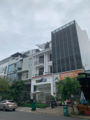 hiếm! bán tòa nhà ngay mặt tiền nguyễn văn linh quận 7 - dt 8x20m hầm 6 lầu hđt 200tr/th giá 38 tỷ