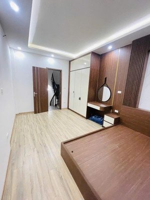 bán nhà 30m2 x 5 tầng trường chinh, 30m ô tô, gần ngay các đh bách - kinh - xây