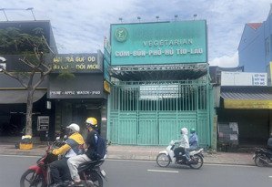 mặt bằng kinh doanh mặt tiền lê văn việt 7x28 có lửng gần đh giao thông vận tải