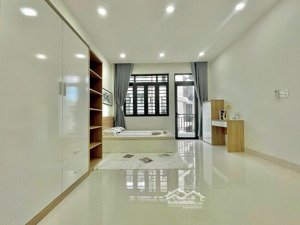 căn hộ có ban công full nội thấy ngay sân bay tân sơn nhất