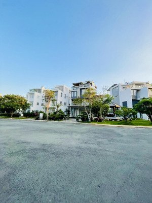 biệt thự đơn lập new chưa ở - 4 tầng đường 20m - 6pn 4wc - tiện ở hoặc làm vp cty - sân ô tô riêng