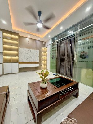 em bán nhà hà trì dt 33m 5 tầng lô góc giá 7.5 tỷ vị trí siêu đẹp