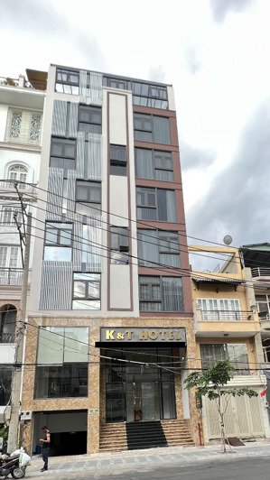 siêu tốt-toà nhà hdt 280tr/th mt phạm văn bạch q.tân bình- xd hầm 7 tầng dt 10x30m - giá 38tỷ.