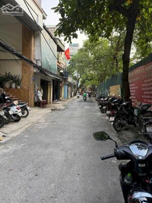 Bán nhà mặt phố Vũ Hữu, Thanh Xuân - 105m sổ đỏ cách mặt phố Lê Văn Lương chỉ vài chục mét