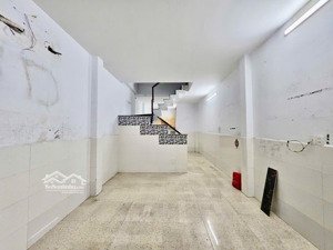 hẻm xe hơi cách nhà 10m 253/ .....trần xuân soạn q7
diện tích : 3.6m dài 11m .giá:5,64ty