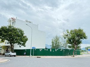 bán lô góc nhỏ giá thấp nhất đường lớn 20m lạc an kđt hà quang 1