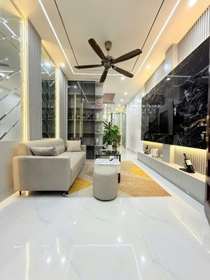 bán nhà lô góc 43m 4 tầng giá 9,5 tỷ full nội thất nhập khẩu- nhà minh khai,hai bà trưng,hà nội