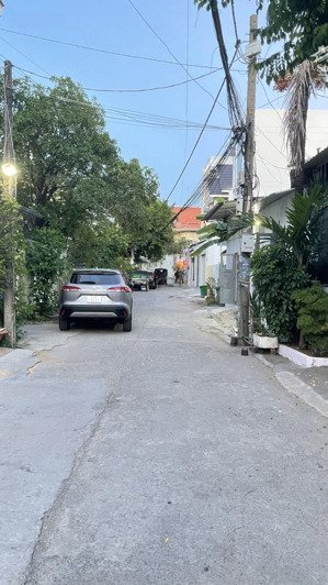 bán nhà hiệp bình chánh, đường số 9 hẻm xe hơi 6m(5x18) 3 tầng giá 8,8 tỷ.