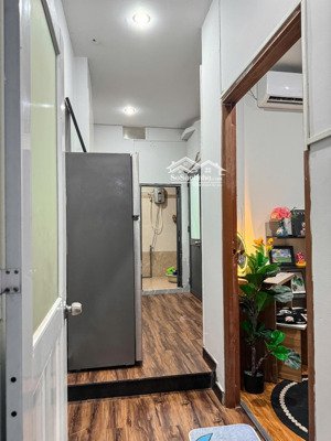 cho thuê gấp nhà trọ 2pn, 1 toilet, giá siêu hời 6,3 triệu, 50m2 tại hoàng hoa thám, tân bình