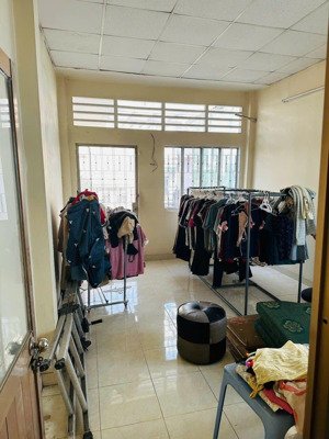 bán nhà mặt tiền kinh doanh - đang cho thuê (góc lạc long quân) - p.10 - q.11 - 4 tầng 42m2 nở hậu