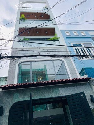 nhà mới xây xong dọn vào ở ngay khu vực dân cư hiện hữu