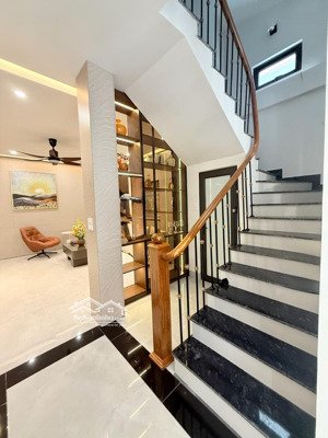 bán nhà 70m2x6t thang máy, phố tây sơn, quận đống đa. phân lô oto, kinh doanh. giá 23 tỷ. sổ vuông.