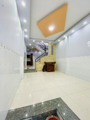 chủ gấp bán nhà quận 8 g.i.á siêu rẻ - hxh - nhỉnh 50 triệu/m2 tiểu học