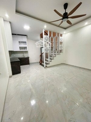 trung tâm quận hai bà - 5 tầng xây mới - ngõ nông -an sinh đỉnh.