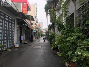 NHÀ ĐẸP VÀO Ở NGAY HXH THÔNG 4x11m 2 TẦNG. VỊ TRÍ VÍP NGUYỄN THỊ BÚP. SHR THỔ CƯ 100% CHỈ 4,28 TỶ