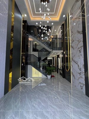 nhà 5 tầng đẹp như hoa hậu. hương lộ 2, ngay bốn xã. hxh 1 trục. dt: 4 x 15. giá chỉ: 6,5 tỷ