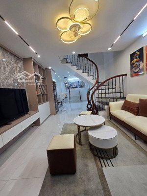 trung tâm ba đình - nhà đẹp ở luôn - chủ để lại hết nội thất