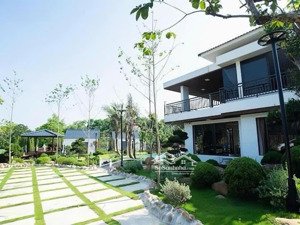cần bán căn villa ba vì 1.260 m thổ cư 200m cần villa hai tầng + 2 căn buồng caulo full nội thất bb
