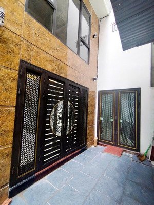 tt trâu quỳ nhà 5 tầng mới đẹp 30m cách 1 nhà ra ô tô gần cổng hv nông nghiệp, chợ, bv