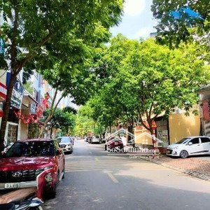 siêu phẩm hàm nghi - kinh doanh sầm uất- 50m2 - hơn 10tỷ- lô góc - ô tô tránh