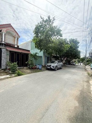 lô đất đẹp mặt tiền trần quốc toản nối dài , vị trí trung tâm dt 100m2 giá 4,3 tỷ