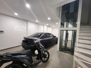 trực thăng đứng trước nhà phố võng thị 55m2 6 tầng thang máy