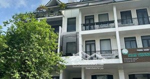 cho thuê nhà mới đẹp 25a mạc thái tông. dt: 100m2 x 5t. mt: 6,5m. có thang máy,thông sàn