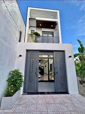 NHÀ LẦU THIẾT KẾ HIỆN ĐẠI , SANG TRỌNG , ĐEP TRUNG TÂM PHƯỜNG TÂN TRIỀU