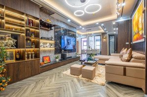 chính chủ cần bán căn hộ d11 sunrise building. dt 110m nhà 3 pn. nội thất đầy đủ