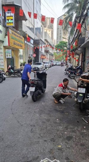 ô tô tránh, kinh doanh, ngõ thông dòng tiền khủng phố trung kính, 150m2 7 tầng thang máy giá 55 tỷ