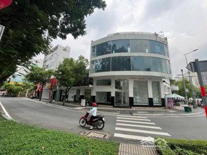 cho thuê góc 2 mặt tiền : nam kỳ khởi nghĩa - võ thị sáu, quận 3 ( cũ )