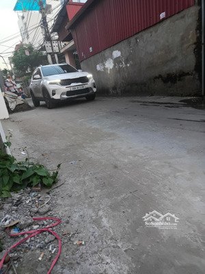 ngõ ô tô: gần đình chùa 38m2 ô tô vào nhà