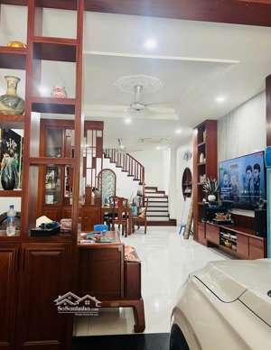 bán nhà liền kề văn phú 90m2, hoàn thiện đẹp, có thang máy, giá 20 tỷ sổ đỏ chính chủ