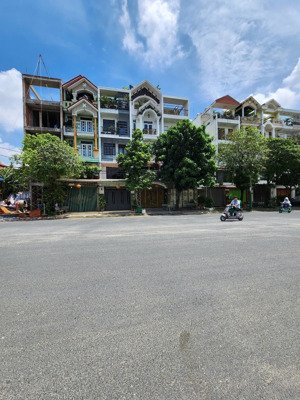 bán đất khu dân cư an sương, mặt tiền đường 30m, dt 4,5x20m