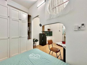 căn studio cửa sổ trời cực xinh nằm ngay thành thái q10