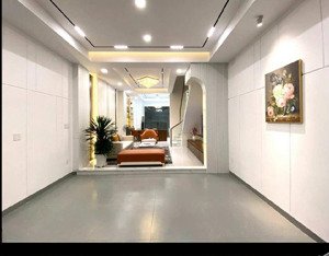 bán nhà mới 4,7mx21m, trệt, 3 lầu, mới full nội thất đường huỳnh tấn phát, quận 7, giá 9.8 tỷ